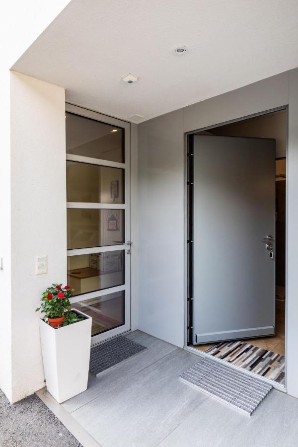 Easy Flat Vezia, Indipendent Entrance, Free Parking Leilighet Lugano Eksteriør bilde